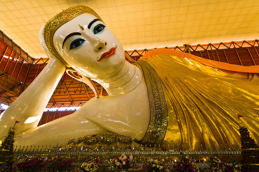 12DE0 - Yangon Shwedagon Pagoda Walking Tour