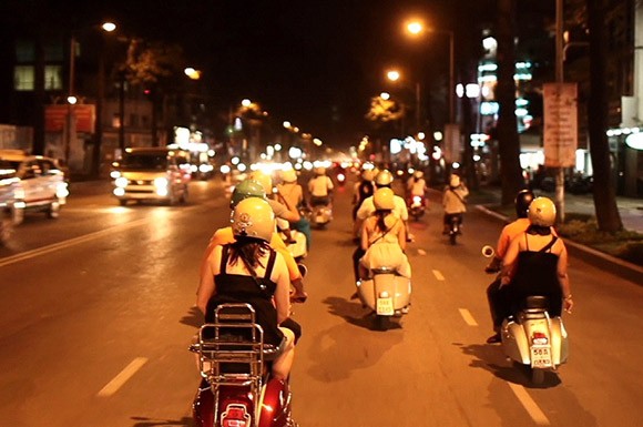 C89AE - Vespa Tour - Saigon After Dark