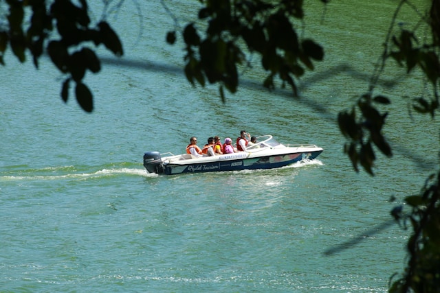 Cu Chi Tunnels by speedboat V.I.P
